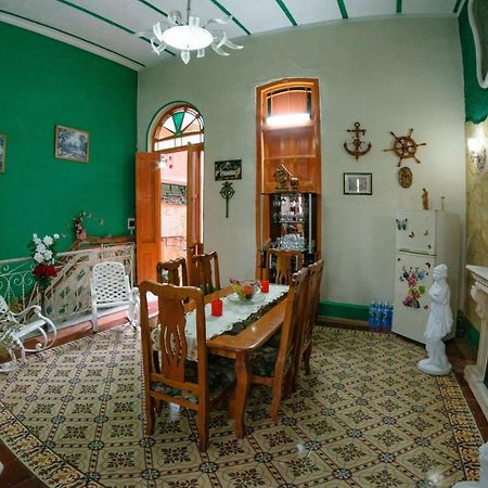 Casa Colonial Carmen Bed and Breakfast Havana Buitenkant foto