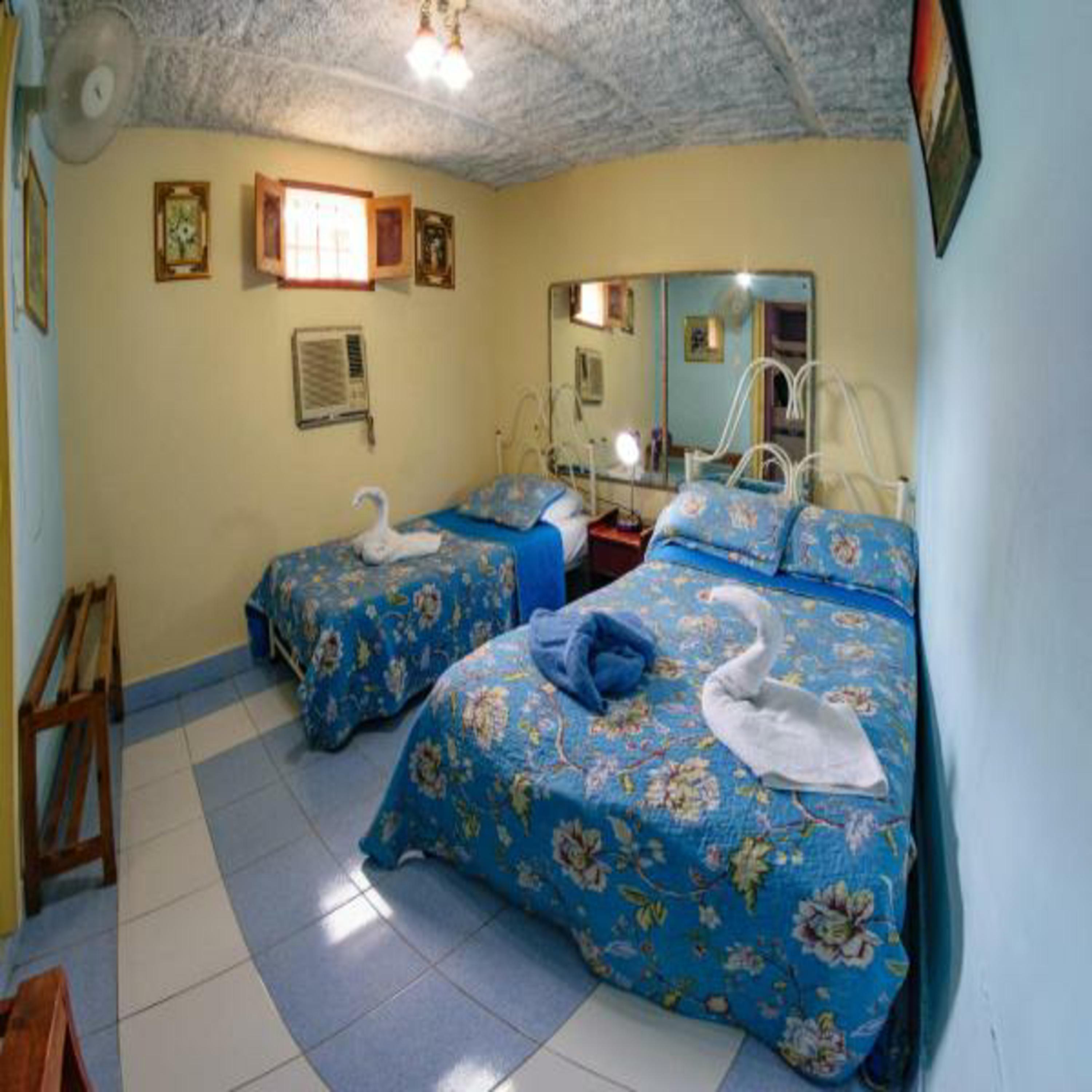 Casa Colonial Carmen Bed and Breakfast Havana Buitenkant foto